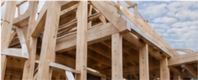 Houten draagconstructie in aanbouw door HDT Bouw in Affligem